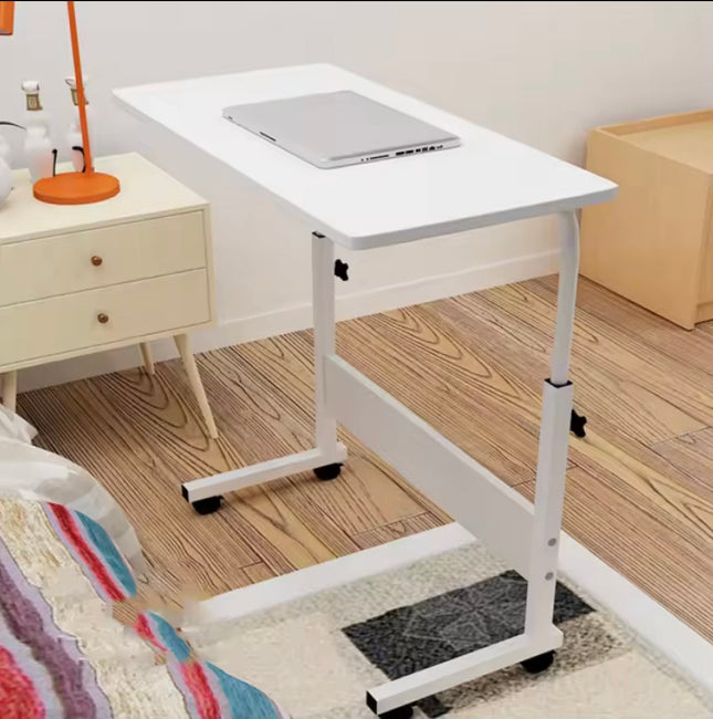 Easy table for laptops and studies